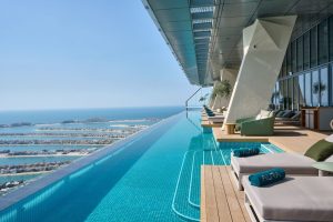 Аура Скай Пул (Aura Sky Pool) в Дубае. Насколько удивителен в 2024 году?