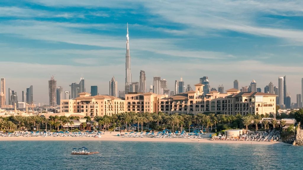 Four Seasons Resort Dubai at Jumeirah Beach - Изысканный Отдых и Великолепие