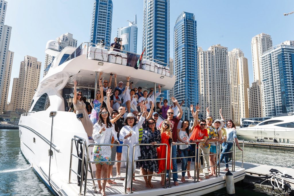 Билеты на 1 часовой тур на яхте по Дубай Марина Билеты на тур