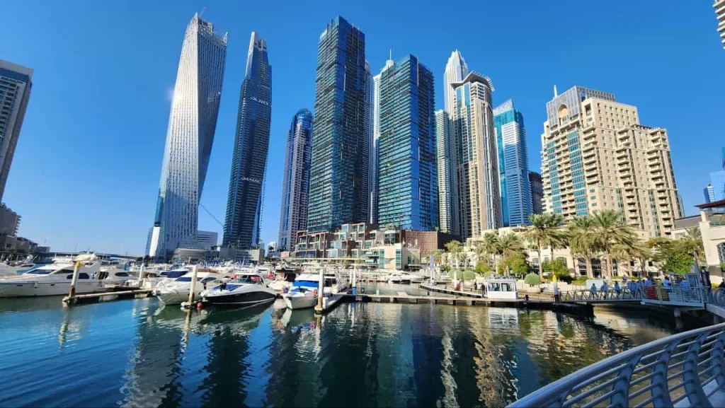 Dubai Marina (Дубай Марина) и Jumeirah Beach Residences