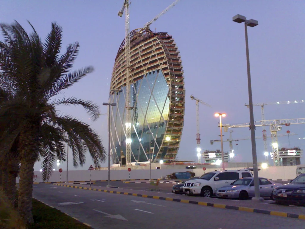 Aldar HQ. Небоскреб в Абу Даби.